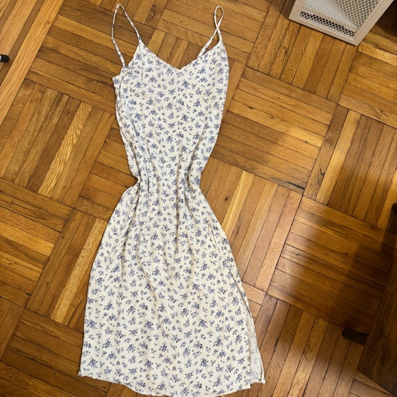 Reformation White and Blue Floral Maxi Dress - Picture 3 of 5